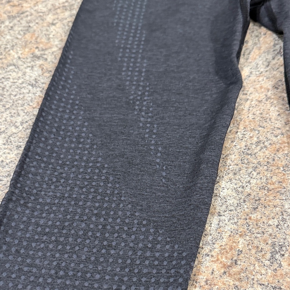 Ioni Black Leggings size small - Picture 3 of 7